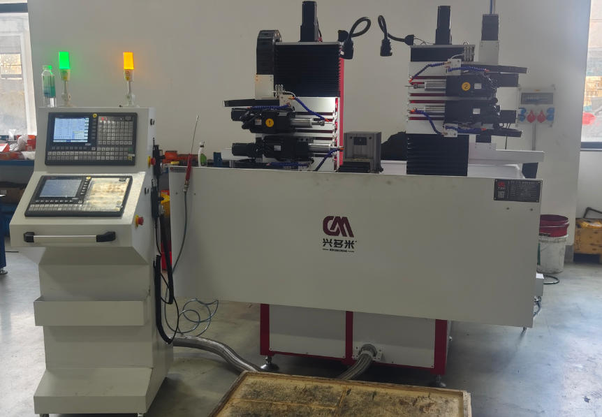 臥式數(shù)控自動(dòng)鉆孔機(jī)攻牙機(jī)